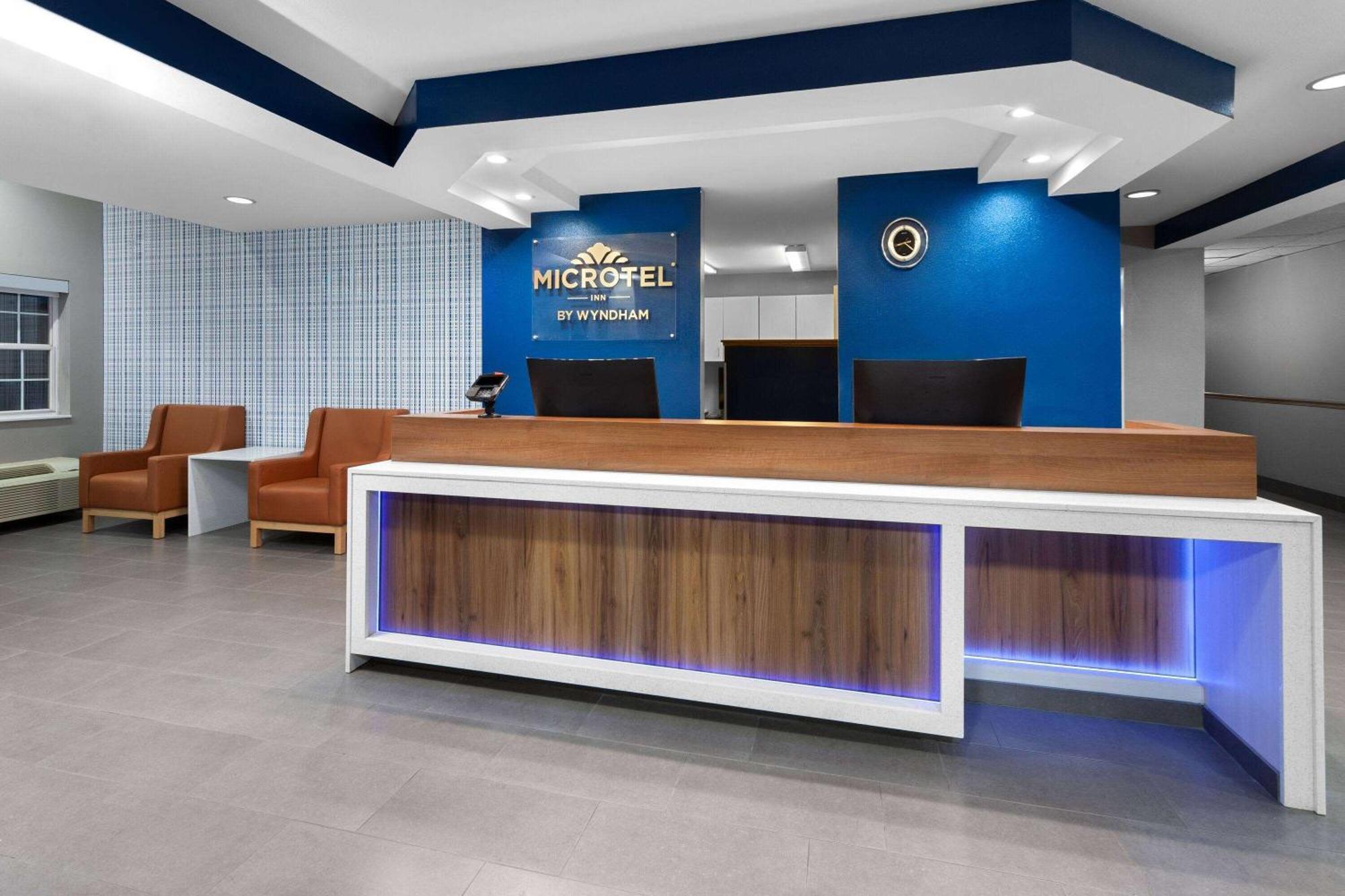 Microtel Inn By Wyndham Janesville Ngoại thất bức ảnh