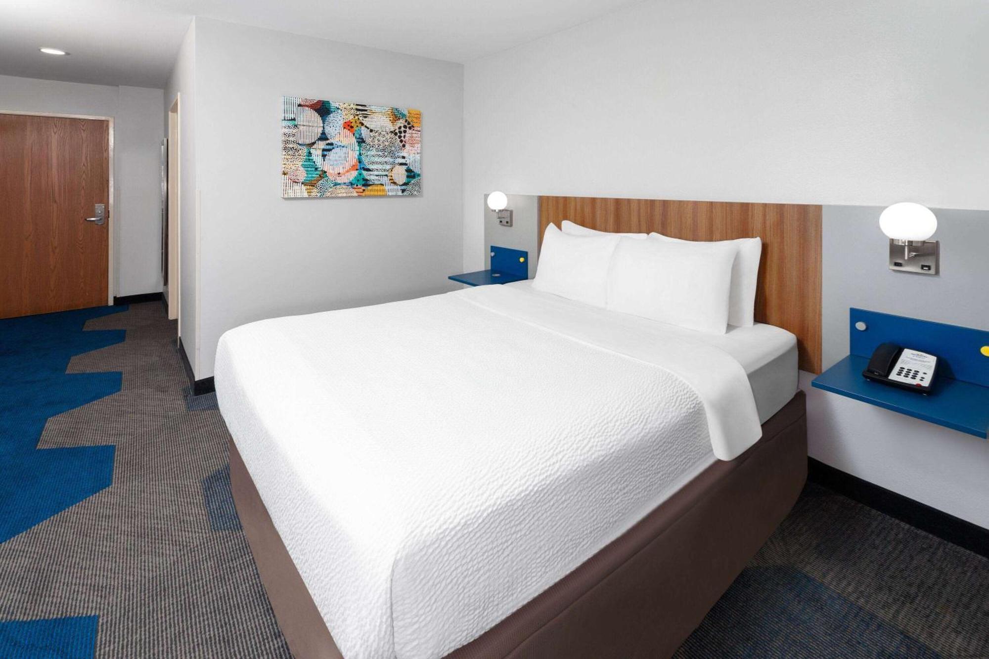 Microtel Inn By Wyndham Janesville Ngoại thất bức ảnh