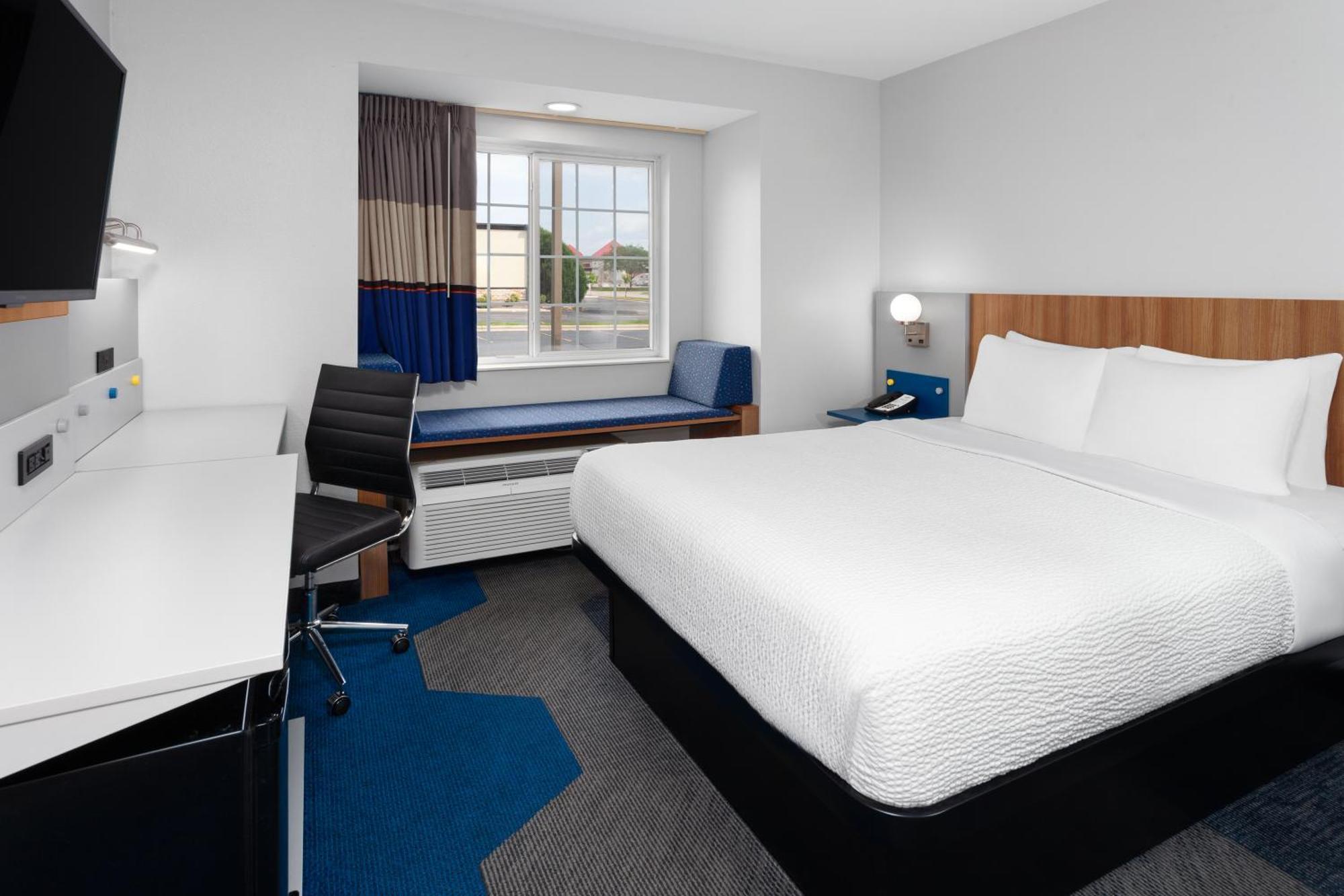 Microtel Inn By Wyndham Janesville Ngoại thất bức ảnh