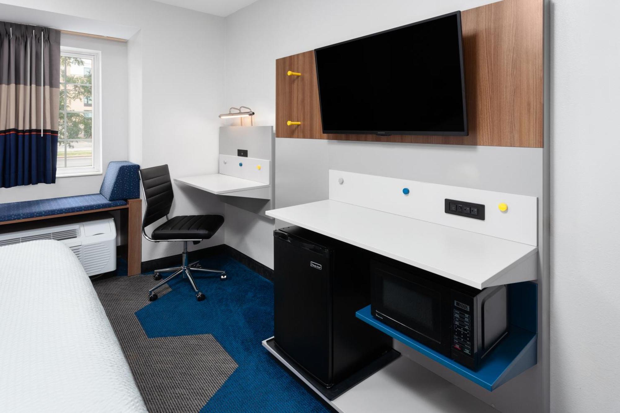 Microtel Inn By Wyndham Janesville Ngoại thất bức ảnh
